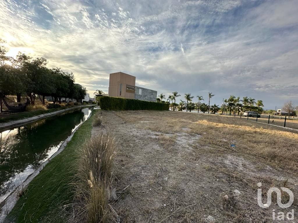 Se vende el mejor terreno frente al lago en " Viñedos del Polo" en  Querétaro