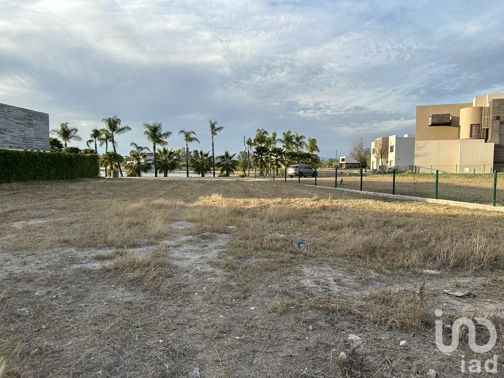 Se vende el mejor terreno frente al lago en " Viñedos del Polo" en  Querétaro