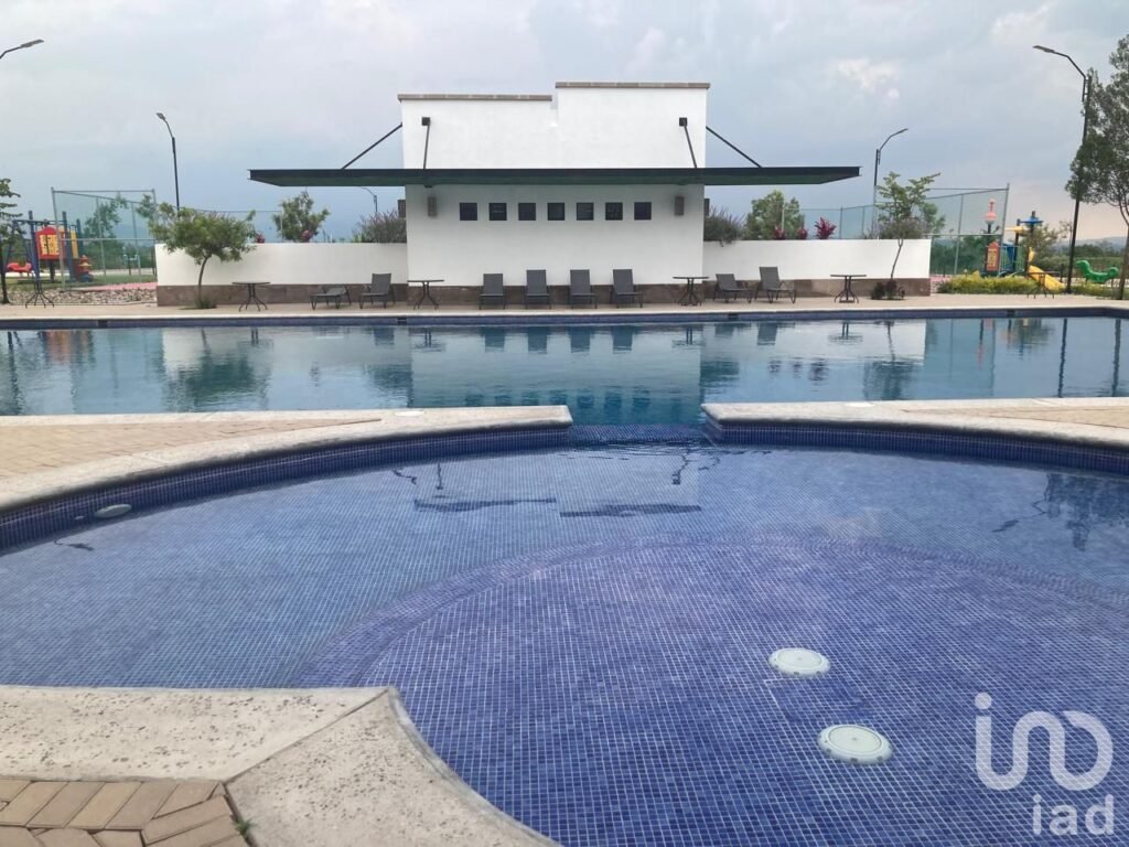 TERRENO EN VENTA CD MADERAS CLUSTER BUGAMBILIA EN CORREGIDORA