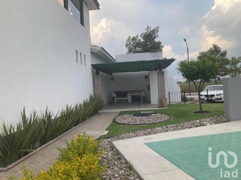 TERRENO EN VENTA CD MADERAS CLUSTER BUGAMBILIA EN CORREGIDORA