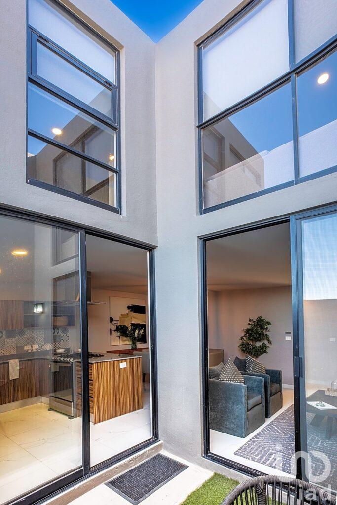 Casa en venta en Zibata con Recamara en Planta Baja Querétaro