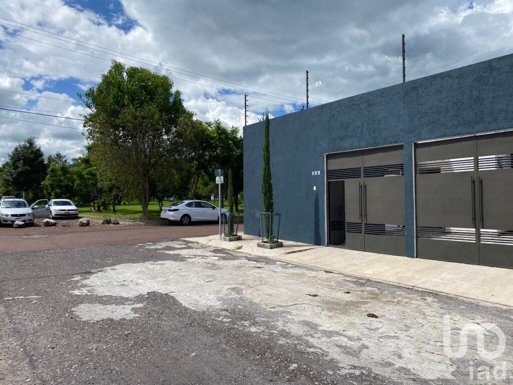 CASA VENTA UNA PLANTA EL POTRERO CERCA DE AVENIDA COINTZIO MORELIA