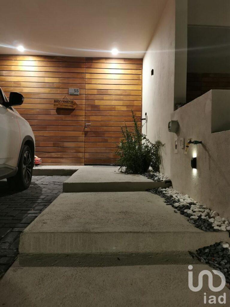 Casa de Lujo en Venta en Zibata Queretaro – 4 Recámaras y Amenidades Premium