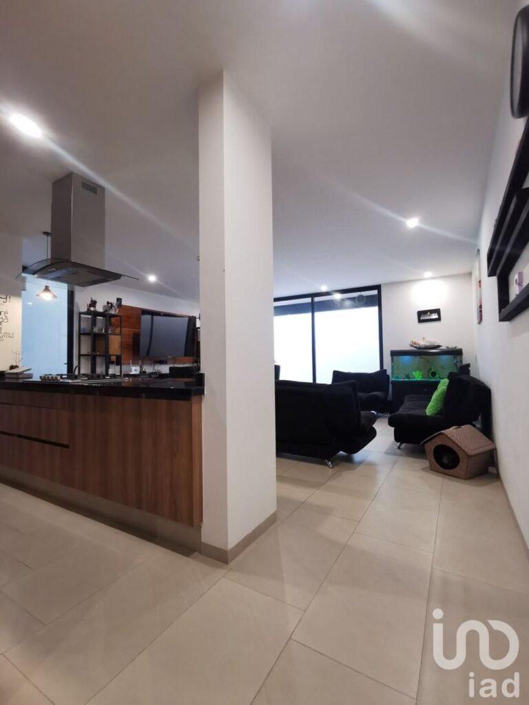Casa de Lujo en Venta en Zibata Queretaro – 4 Recámaras y Amenidades Premium