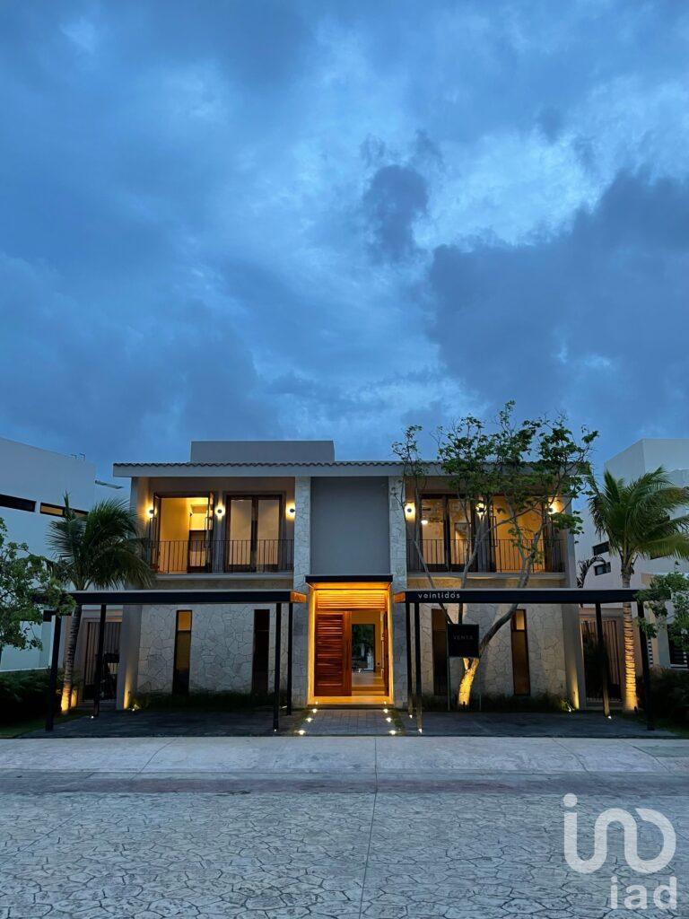 Venta de Casa en Residencial Lagos del Sol Cancún, Quintana Roo