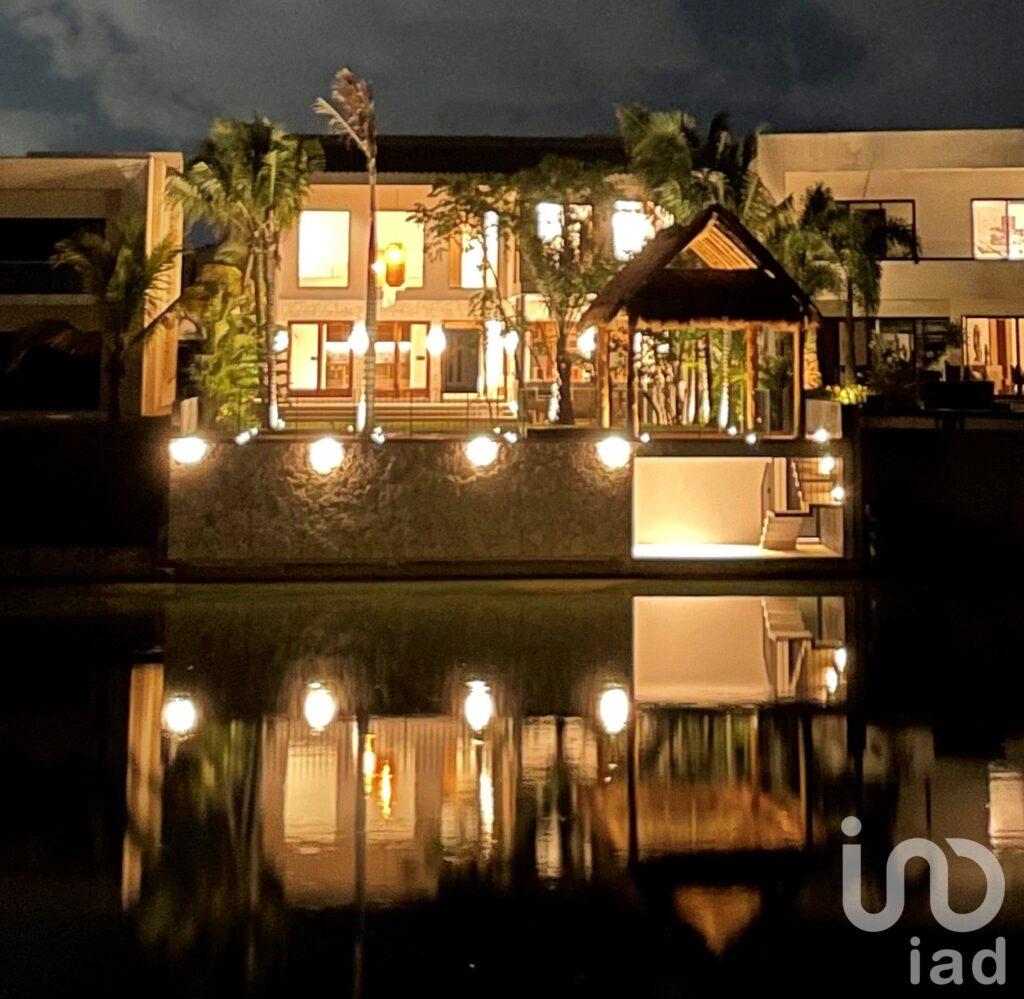 Venta de Casa en Residencial Lagos del Sol Cancún, Quintana Roo