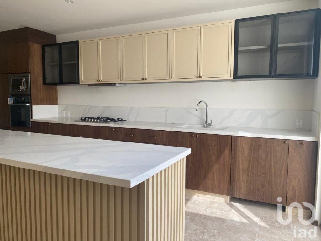 CASA en VENTA en Fraccionamiento San Ángel IV con recámara en PB en San Luis Potosí