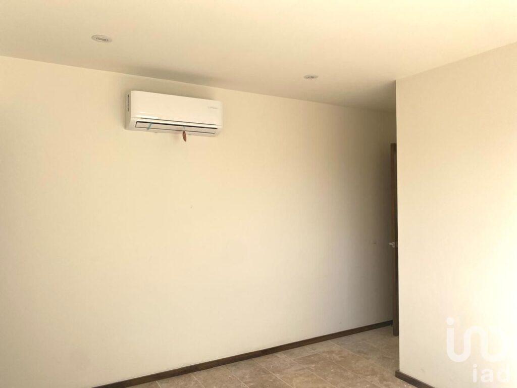 CASA en VENTA en Fraccionamiento San Ángel IV con recámara en PB en San Luis Potosí