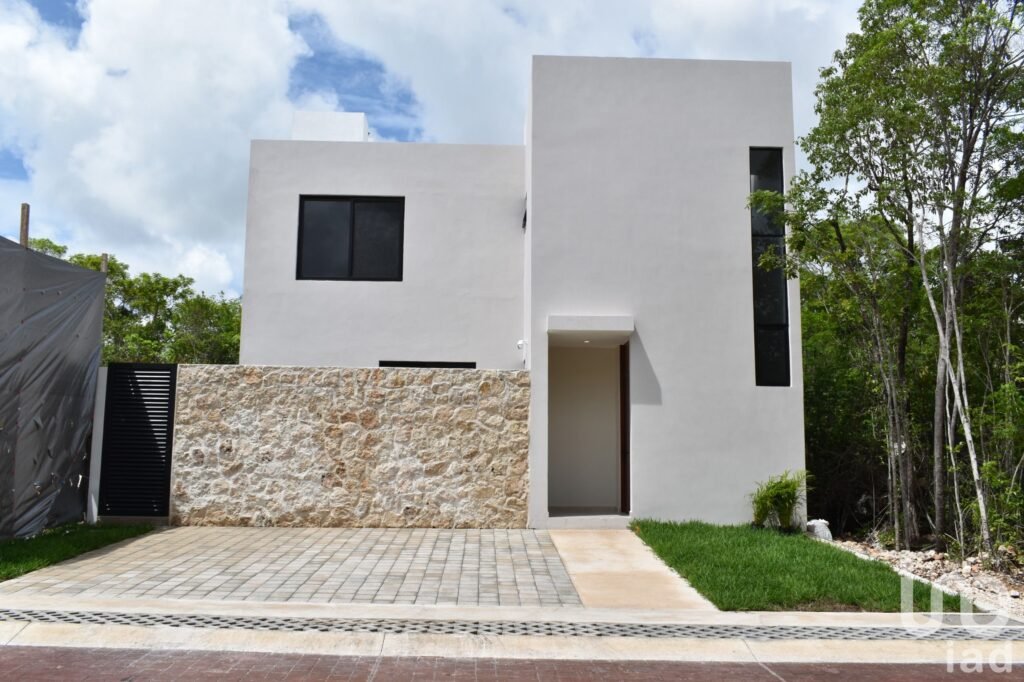Casa de 3 recámaras en venta en Residencial Via Cumbres Cancún Quintana Roo