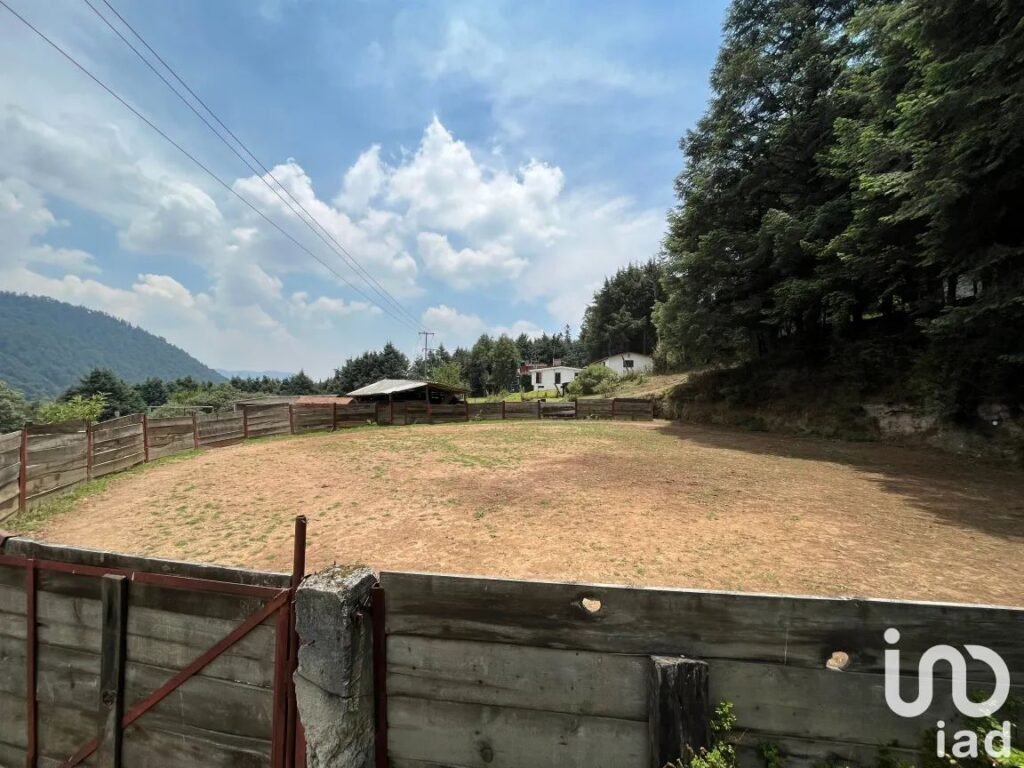 Se renta Rancho con 10 caballerizas a 20 minutos de Santa fe   en Ignacio Allende