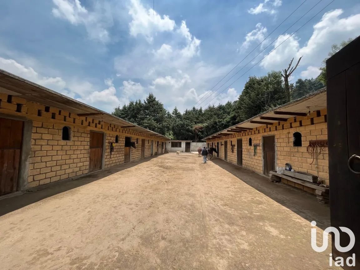 Se renta Rancho con 10 caballerizas a 20 minutos de Santa fe   en Ignacio Allende