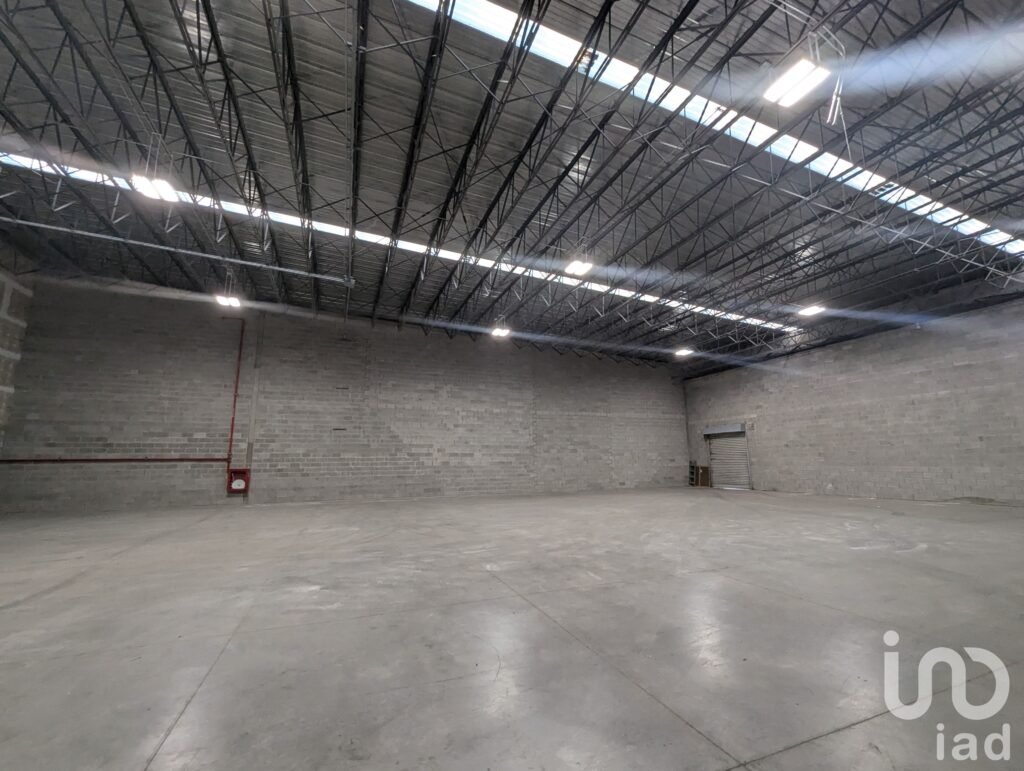 Bodegas Nuevas en Renta en Complejo Privado cerca de Aeropuerto