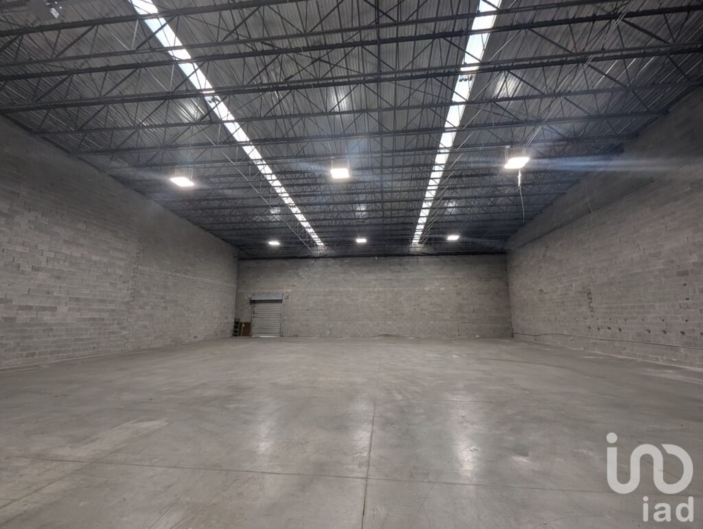 Bodegas Nuevas en Renta en Complejo Privado cerca de Aeropuerto