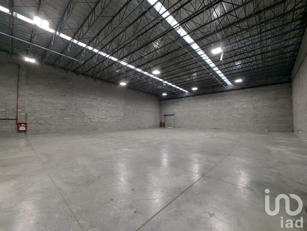 Bodegas Nuevas en Renta en Complejo Privado cerca de Aeropuerto