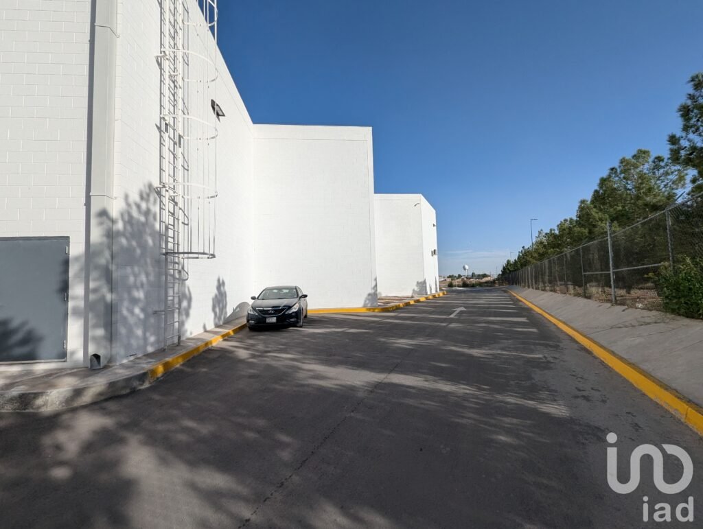 Bodegas Nuevas en Renta en Complejo Privado cerca de Aeropuerto