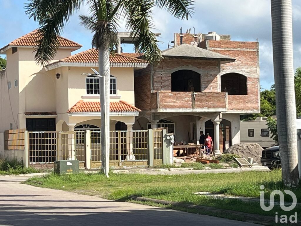 VENTA DE TERRENO EN RESIDENCIAL LAS CUMBRES, EN POZA RICA, VERACRUZ