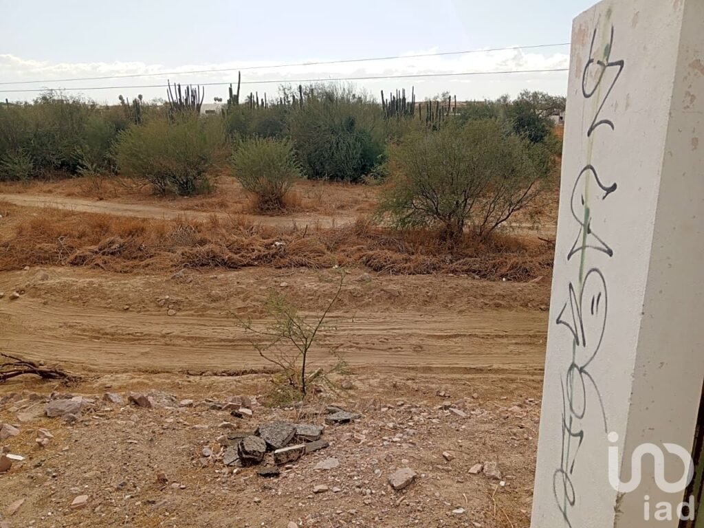 Terreno Av. Santa Ana Col. Los Americas A un costado del Libramiento Daniel Roldan