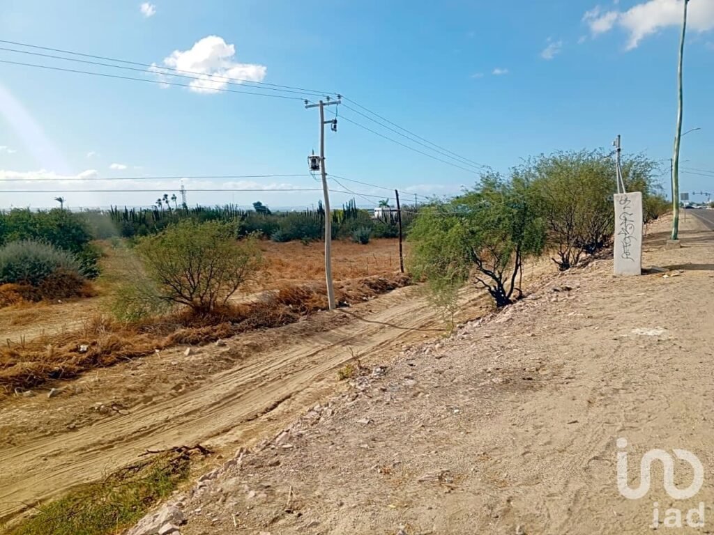 Terreno Av. Santa Ana Col. Los Americas A un costado del Libramiento Daniel Roldan