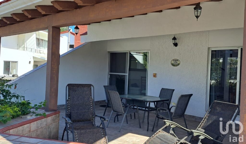 CASA DE DOS NIVELES EN RENTA. FRACCIONAMIENTO EL CID, MAZATLÁN, SINALOA,