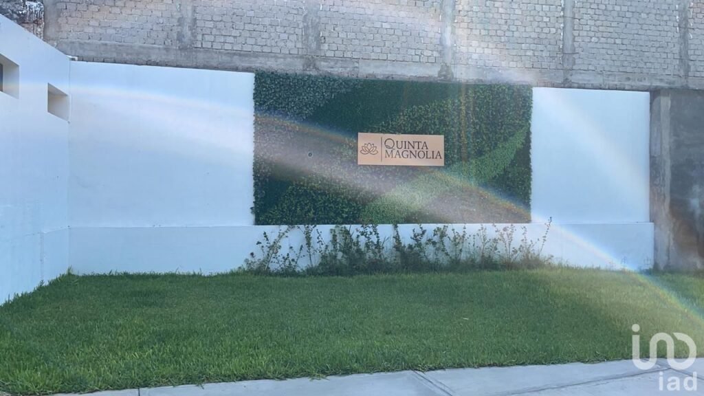 CASA TIPO HACIENDA CON TERRAZA Y ALBERCA