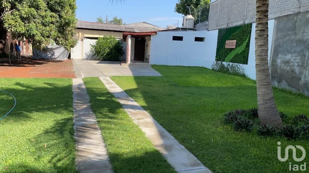 CASA TIPO HACIENDA CON TERRAZA Y ALBERCA
