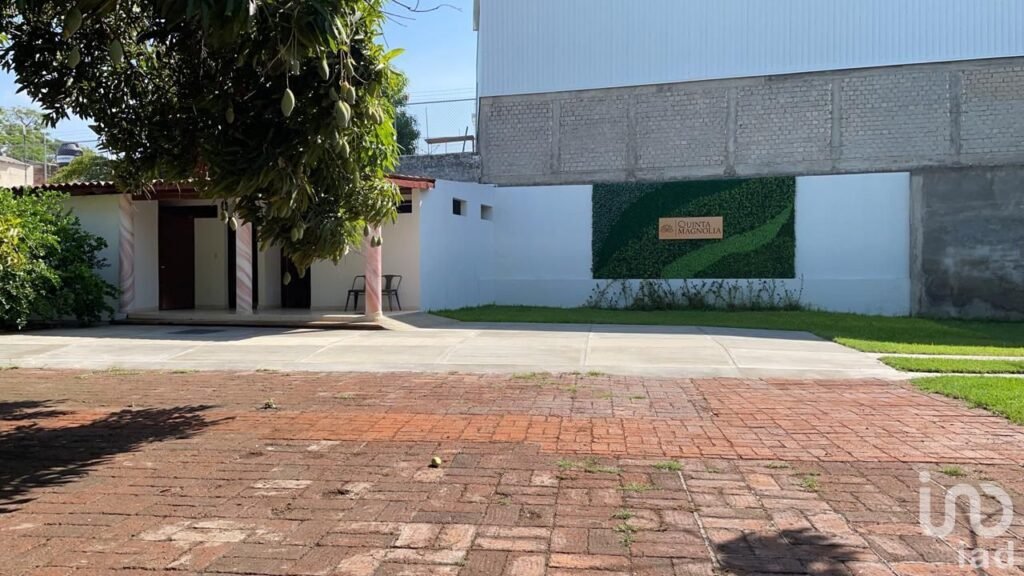 CASA TIPO HACIENDA CON TERRAZA Y ALBERCA
