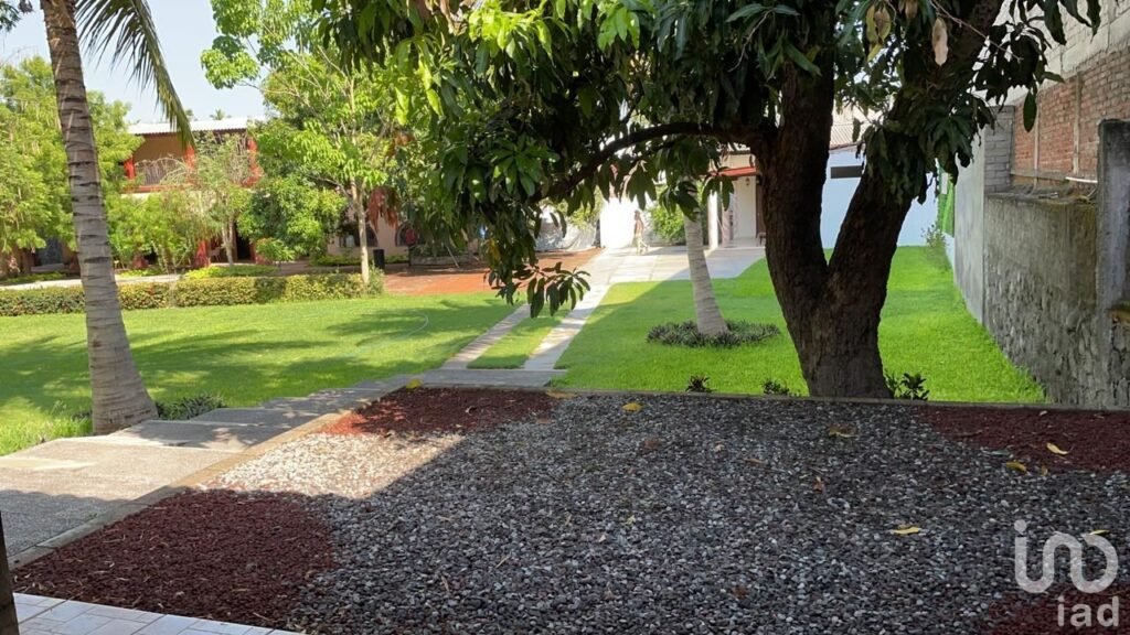 CASA TIPO HACIENDA CON TERRAZA Y ALBERCA
