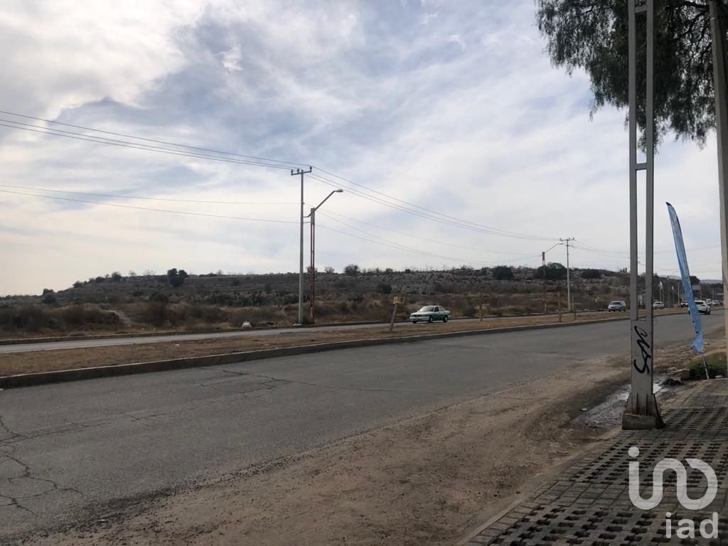 Se renta local en Edificio nuevo, sobre  AV. PRINCIPAL, Pachuca, Hidalgo