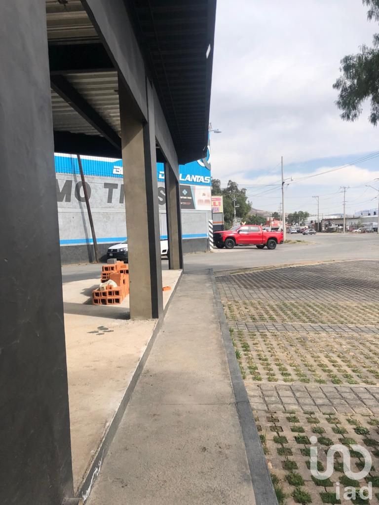 Se renta local en Edificio nuevo, sobre  AV. PRINCIPAL, Pachuca, Hidalgo