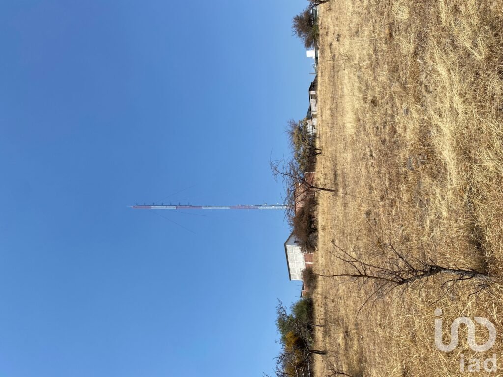 SE VENDE TERRENO POR AV LA JOYA MORELIA CERCA AV AMALIA SOLORZANO