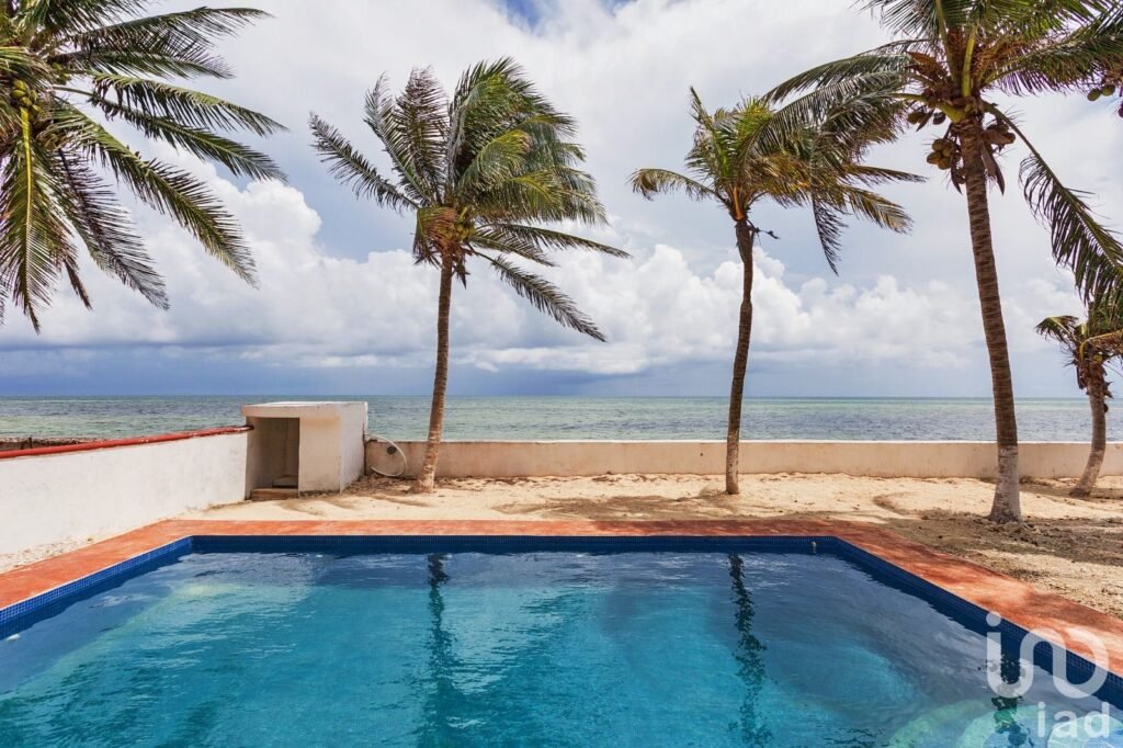VENTA CASA BEACH FRONT - PUERTO MORELOS