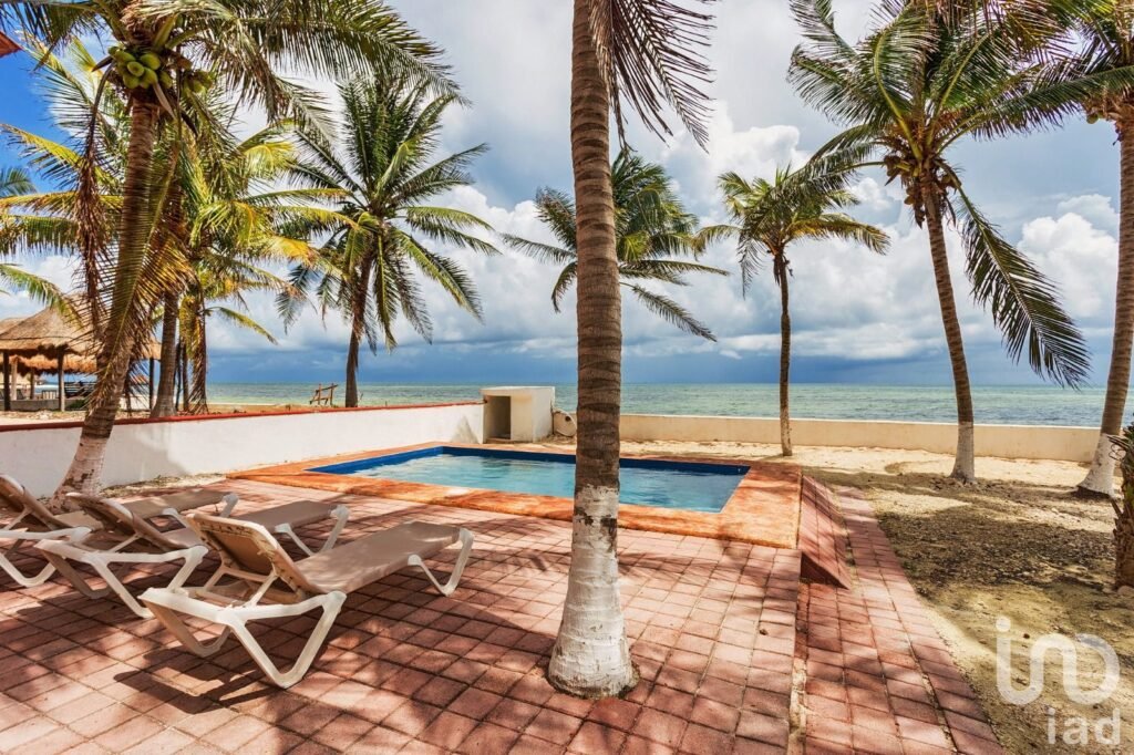 VENTA CASA BEACH FRONT - PUERTO MORELOS