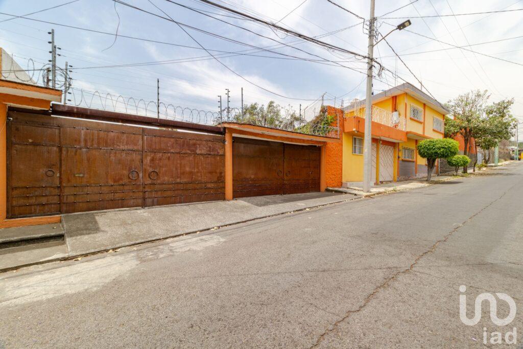 Casa con enorme jardín en Tlaltenango, Cuernavaca, Morelos