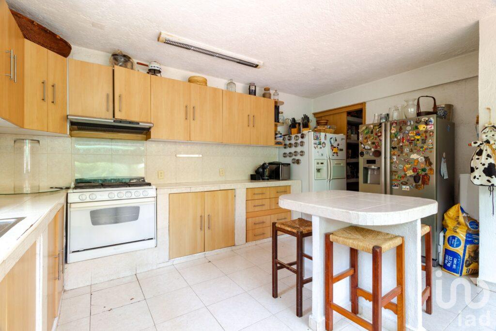 Casa con enorme jardín en Tlaltenango, Cuernavaca, Morelos