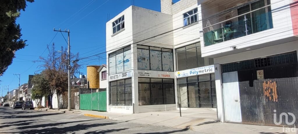 Se vende Edificio comercial con oficinas y departamento en Plutarco Elías Calles, Pachuca, Hidalgo