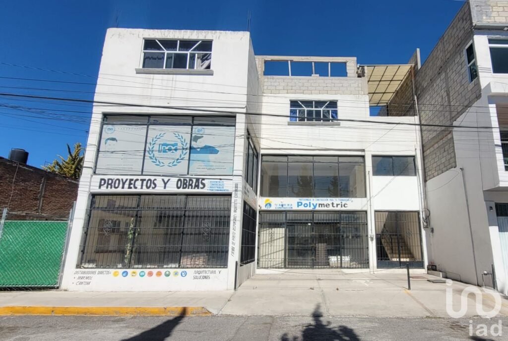 Se vende Edificio comercial con oficinas y departamento en Plutarco Elías Calles, Pachuca, Hidalgo