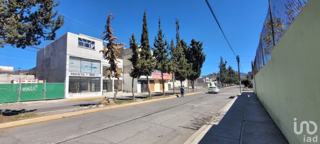 Se vende Edificio comercial con oficinas y departamento en Plutarco Elías Calles, Pachuca, Hidalgo