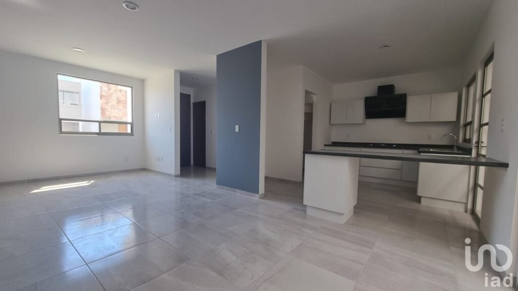 Se Renta casa minimalista en fraccionamiento Residencial la Reserva