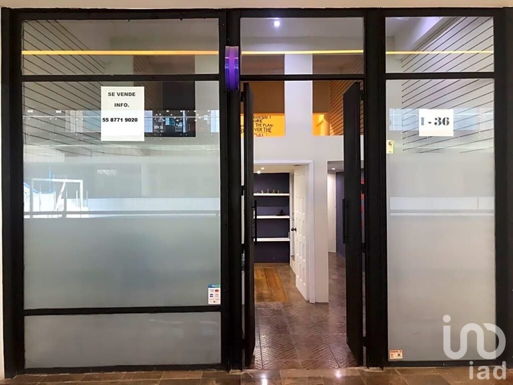 LOCAL  EN VENTA EN COMPLEJO COMERCIAL GALERÍAS REFORMA