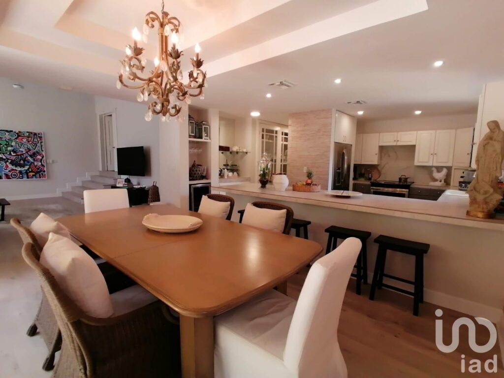 Casa en Venta + Departamento. Fracc. Los Pinos, Mexicali. +600 mts de terreno, 5 recámaras.