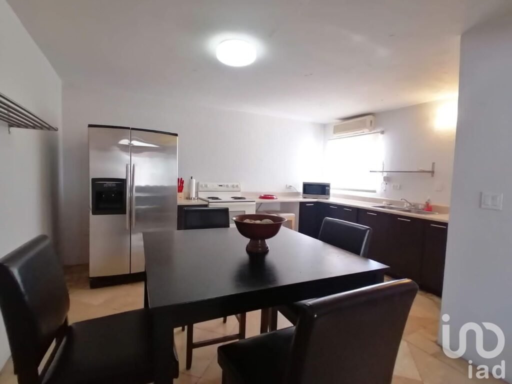 Casa en Venta + Departamento. Fracc. Los Pinos, Mexicali. +600 mts de terreno, 5 recámaras.