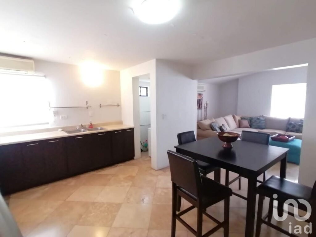 Casa en Venta + Departamento. Fracc. Los Pinos, Mexicali. +600 mts de terreno, 5 recámaras.