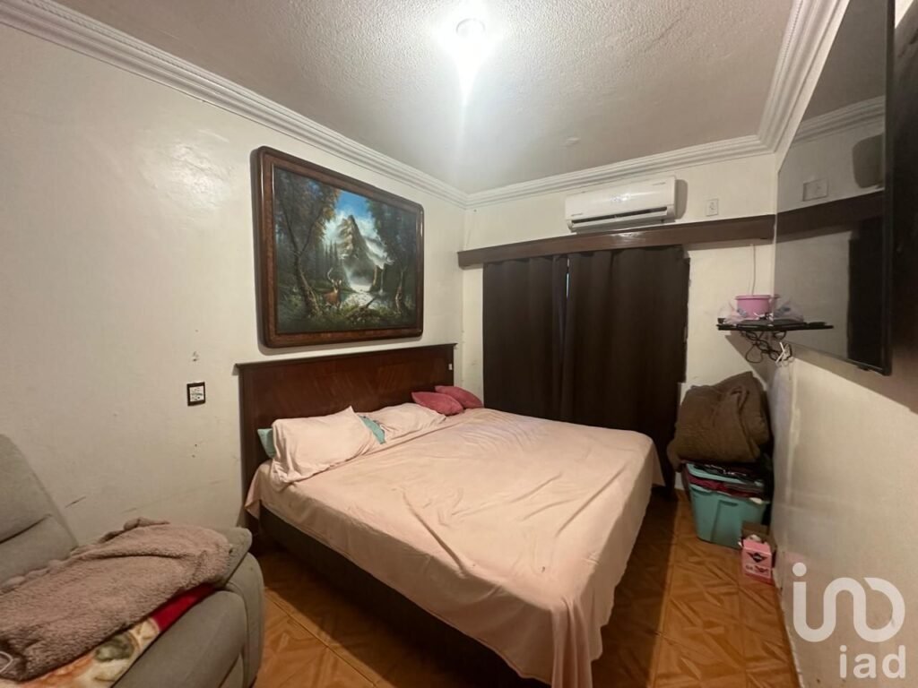 EN VENTA CASA DE DOS NIVELES, FRACCIONAMIENTO JACARANDAS MAZATLÁN, SINALOA.
