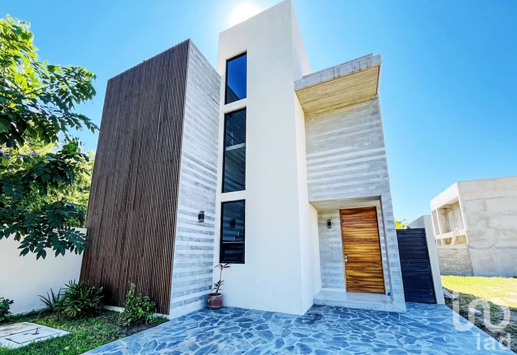 CASA en VENTA a 5 MINUTOS de PLAYA DELFIN