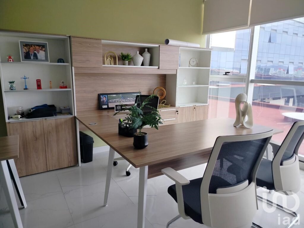 OFICINA EN RENTA AMUEBLADA
