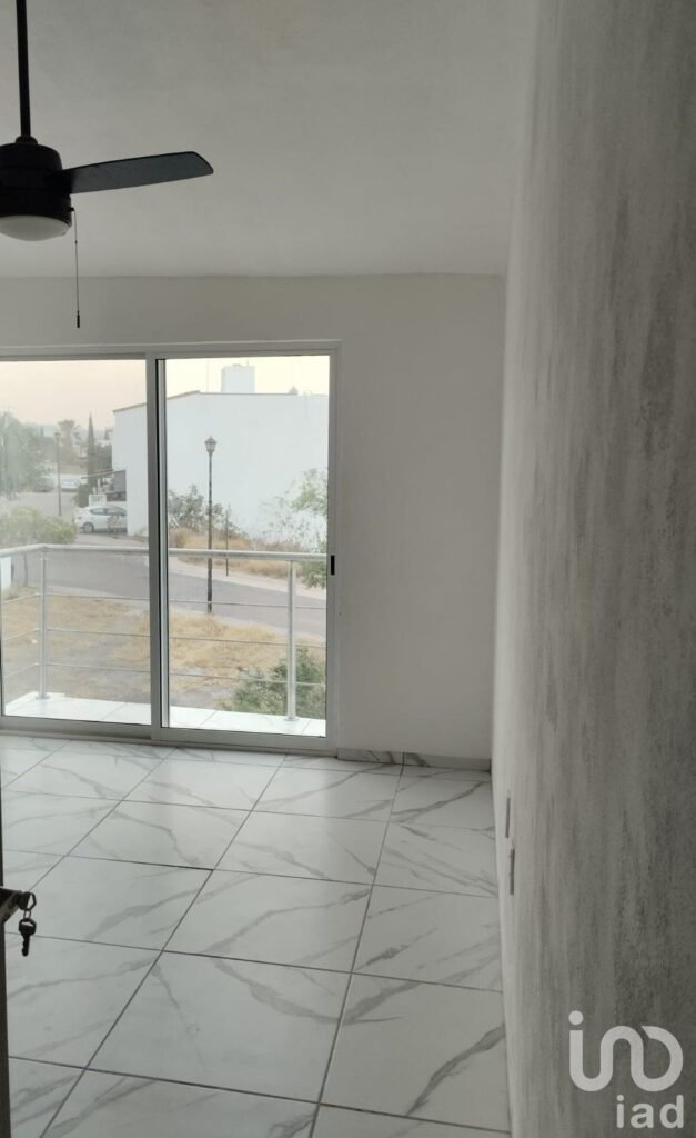 CASA EN VENTA SCHOENSTATT CORREGIDORA