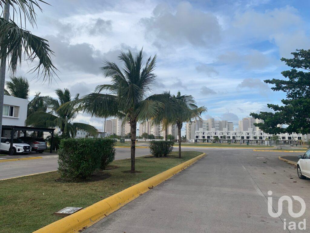 Casa en venta, Calle Mar Mediterraneo #166, Fracc. Crystal Lagoons, Veracruz, Ver.