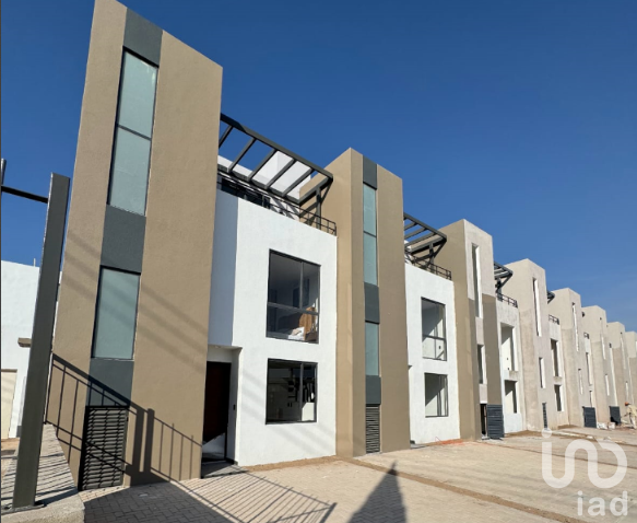 Amplia casa de 3 recamaras en Pachuca Amplia casa de 3 recamaras en Pachuca