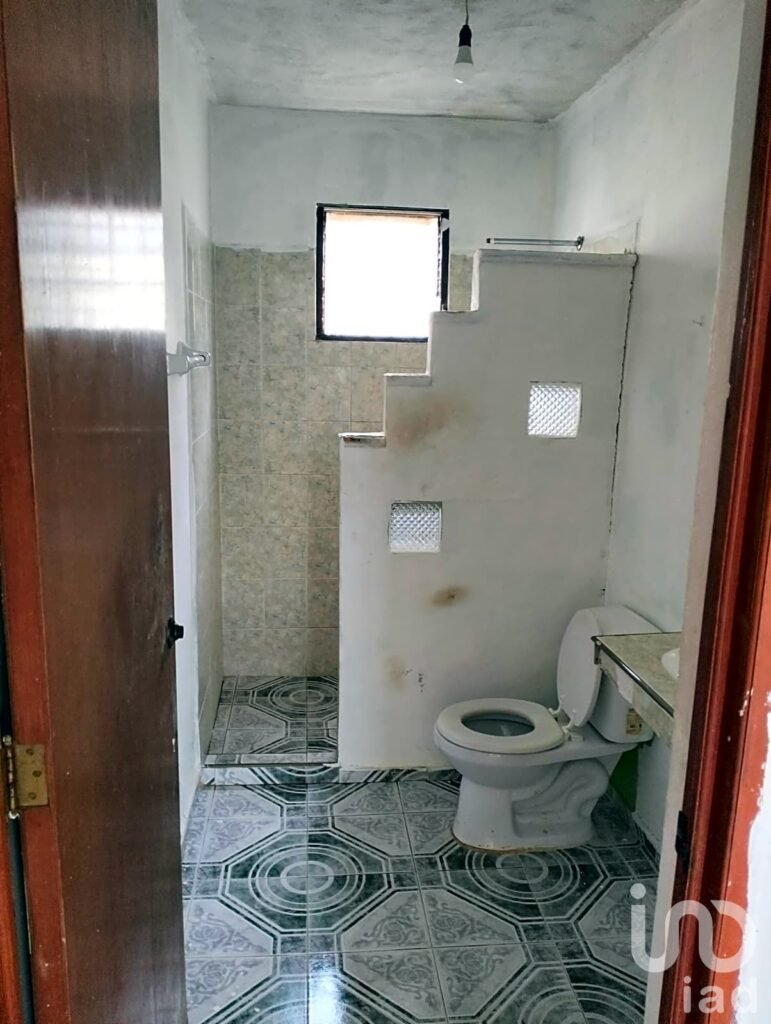 CASA EN VENTA EN MERIDA, EN ESQUINA, ZONA ORIENTE, FRAC. NUEVA PACAPTÚN