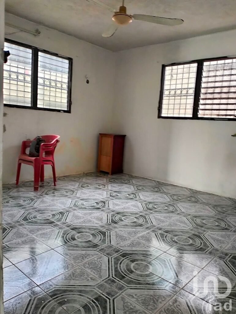 CASA EN VENTA EN MERIDA, EN ESQUINA, ZONA ORIENTE, FRAC. NUEVA PACAPTÚN